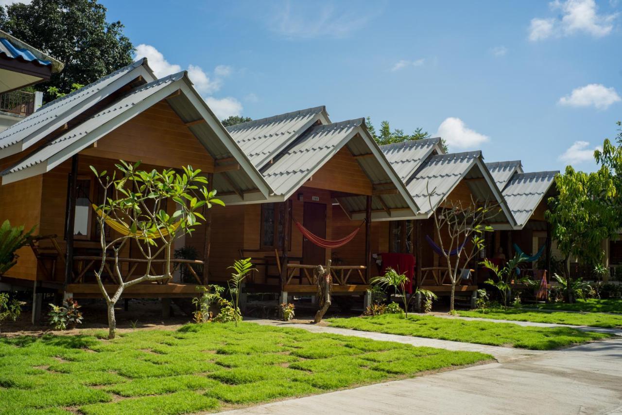 Amity Beach Resort Maret Exterior photo